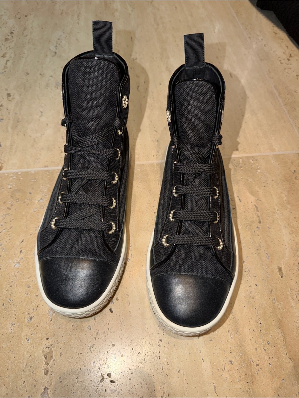Chanel high top sneaker with pearl detail - Picture 2 of 8